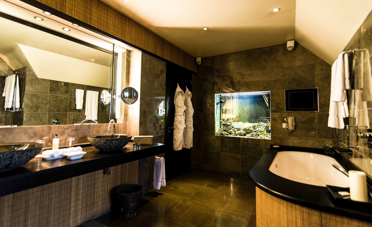 Imagen de la habitación del Hotel Belmond Le Manoir Aux Quat'saisons. Foto 15