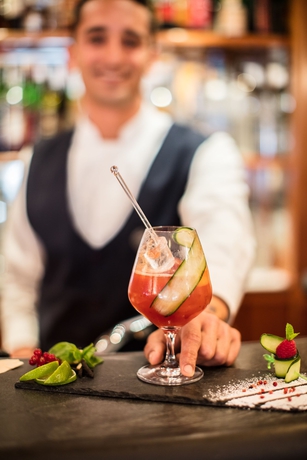 Imagen del bar/restaurante del Hotel Belmond Splendido Mare. Foto 7