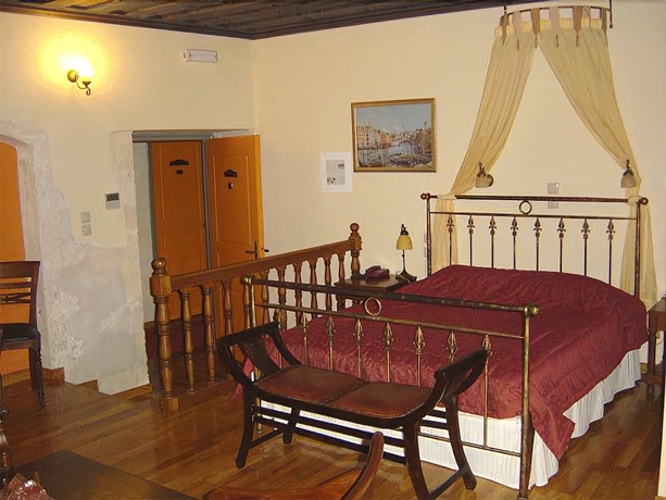 Imagen de la habitación del Hotel Belmondo. Foto 10