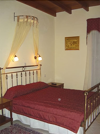 Imagen de la habitación del Hotel Belmondo. Foto 16