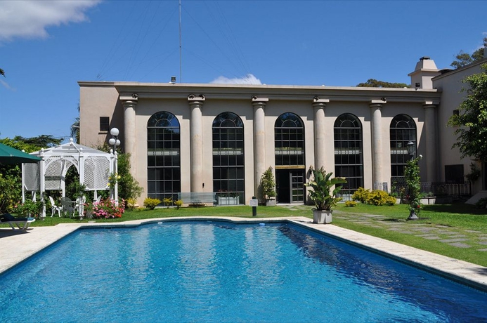 Imagen de la piscina del Hotel Belmont House. Foto 16