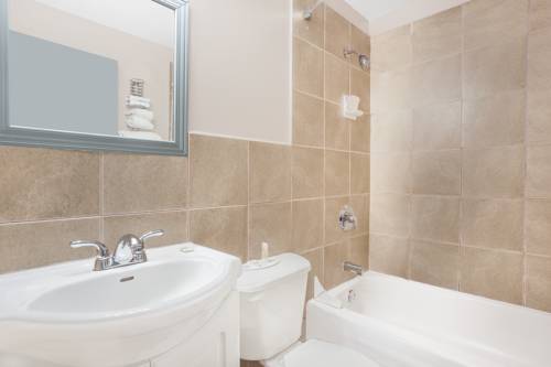 Imagen de la habitación del Hotel Belmont Inn. Foto 6