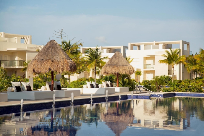 Imagen de la piscina del Hotel Beloved Playa Mujeres - Couples Only All Inclusive. Foto 14