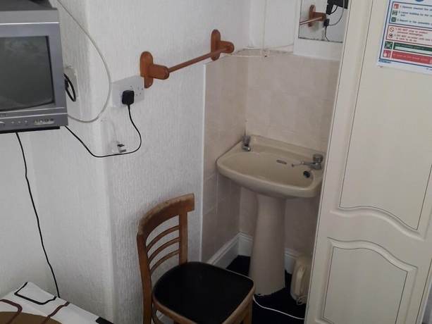 Imagen de la habitación del Hotel Belroy. Foto 6