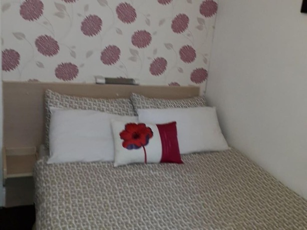 Imagen de la habitación del Hotel Belroy. Foto 11
