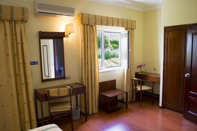 Imagen de la habitación del Hotel Belsol. Foto 15