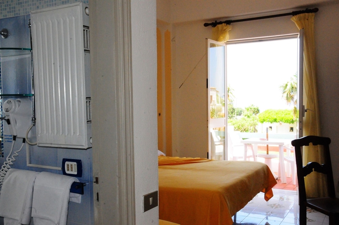 Imagen de la habitación del Hotel Belsole Ischia. Foto 5