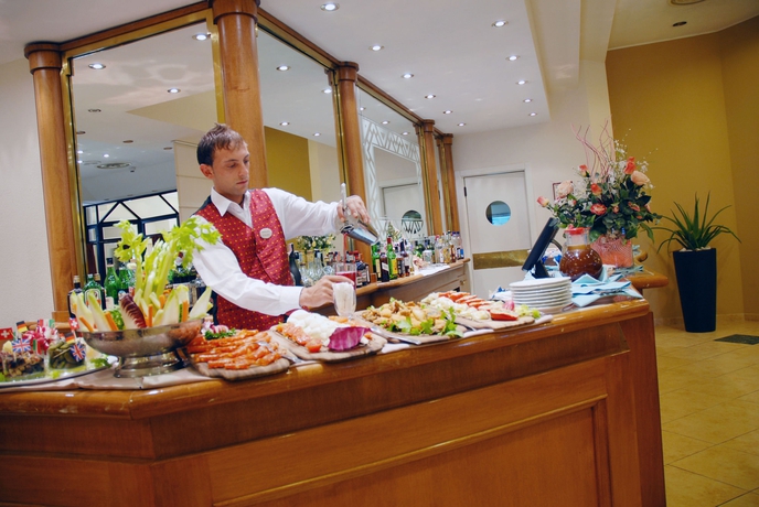 Imagen del bar/restaurante del Hotel Belstay Milano Assago. Foto 2