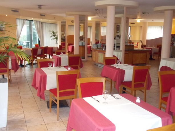 Imagen del bar/restaurante del Hotel Belstay Milano Linate. Foto 2