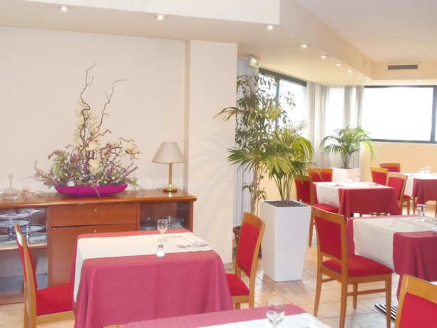 Imagen del bar/restaurante del Hotel Belstay Milano Linate. Foto 4