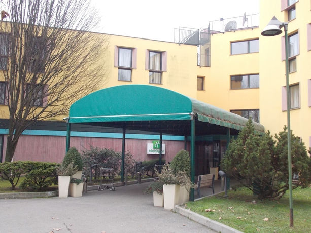 Imagen de los exteriores del Hotel Belstay Milano Linate. Foto 14