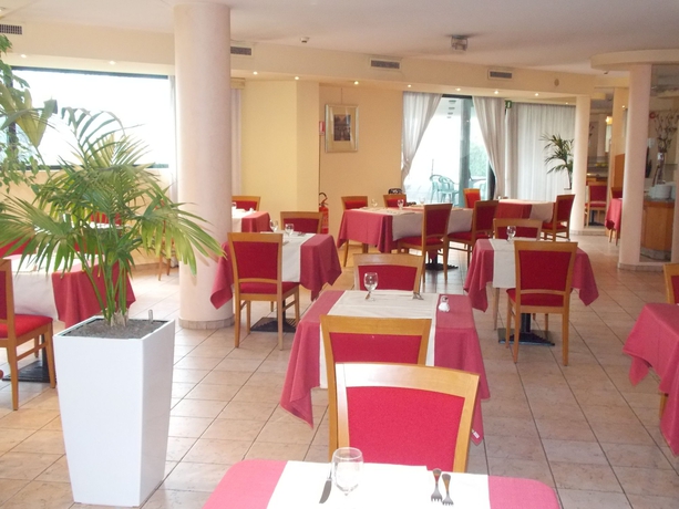 Imagen del bar/restaurante del Hotel Belstay Milano Linate. Foto 6