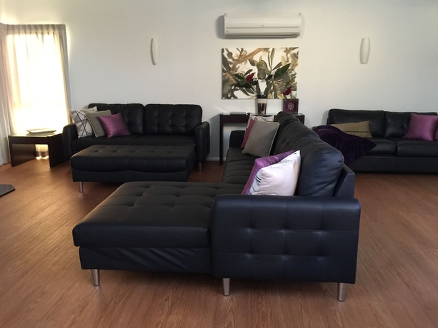 Imagen de la habitación del Hotel Beltana Villas. Foto 14