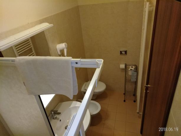 Imagen de la habitación del Hotel Belvedere, Alice Bel Colle. Foto 15