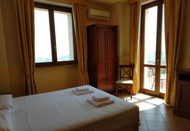 Imagen de la habitación del Hotel Belvedere, Alice Bel Colle. Foto 17