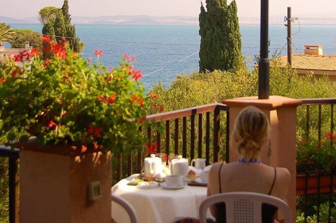 Imagen del bar/restaurante del Hotel Belvedere Argentario. Foto 14