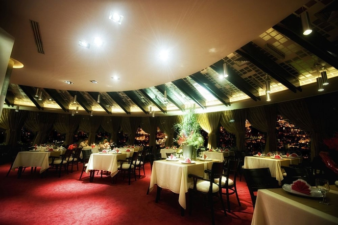 Imagen del bar/restaurante del Hotel Belvedere Brasov. Foto 2