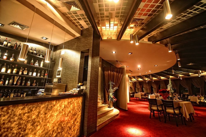 Imagen del bar/restaurante del Hotel Belvedere Brasov. Foto 3
