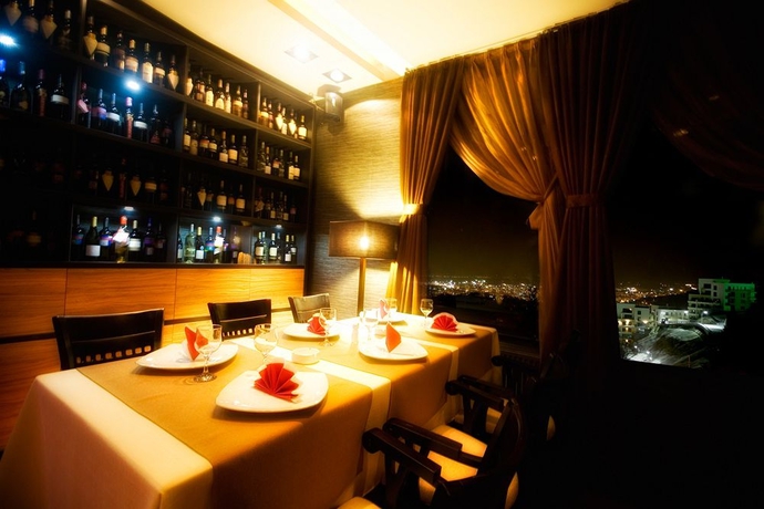 Imagen del bar/restaurante del Hotel Belvedere Brasov. Foto 4