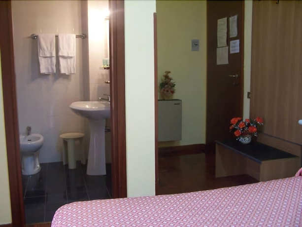 Imagen de la habitación del Hotel Belvedere, Caserta. Foto 14