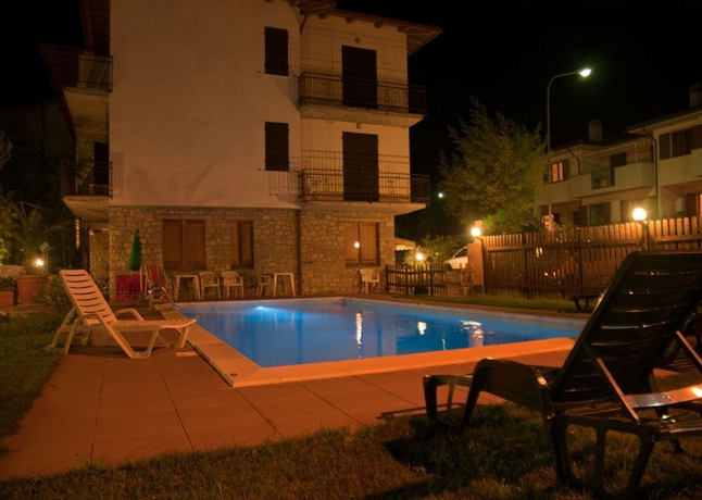 Imagen de la piscina del Hotel Belvedere, Lago Tras&iacute;meno. Foto 10
