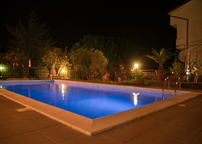 Imagen de la piscina del Hotel Belvedere, Lago Tras&iacute;meno. Foto 11