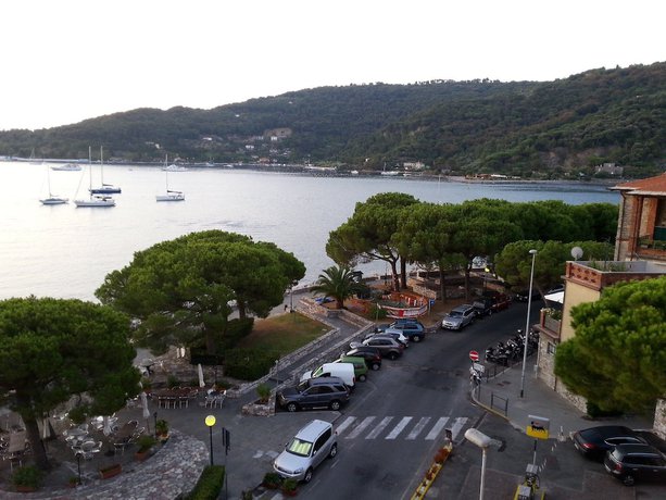 Imagen de los exteriores del Hotel Belvedere, Le Grazie. Foto 12