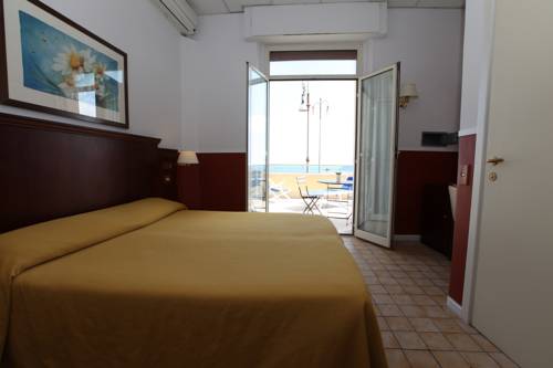 Imagen de la habitación del Hotel Belvedere, Lido di Ostia. Foto 5