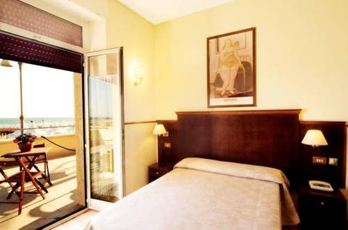 Imagen de la habitación del Hotel Belvedere, Lido di Ostia. Foto 16