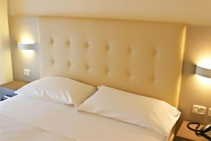 Imagen de la habitación del Hotel Belvedere, Manerba del Garda. Foto 5