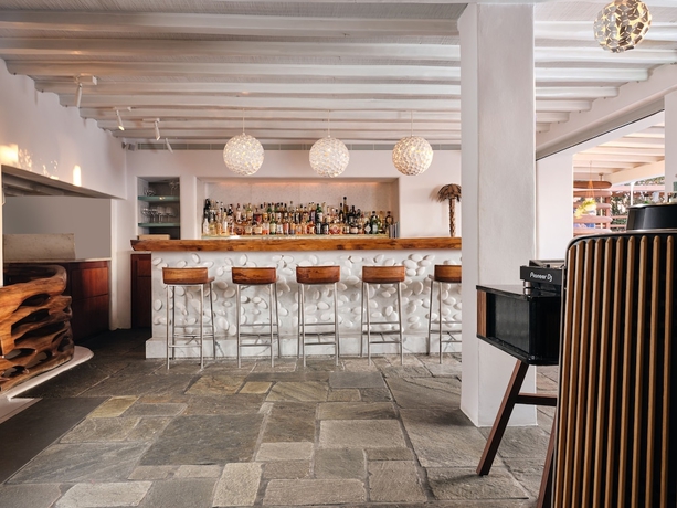 Imagen del bar/restaurante del Hotel Belvedere Mykonos- Main Hotel Rooms & Suites. Foto 3