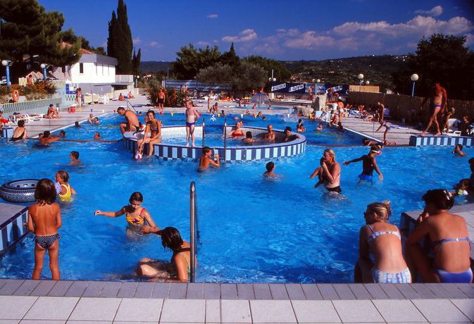 Imagen de la piscina del Hotel Belvedere Resorts. Foto 19