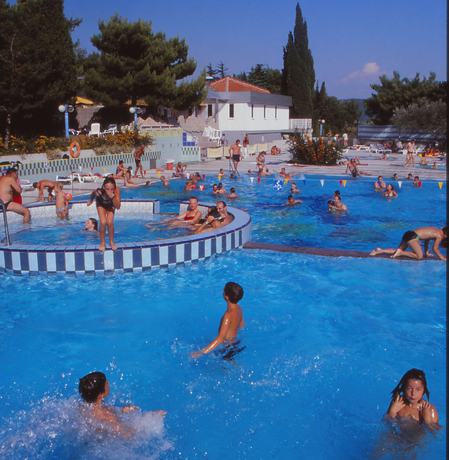 Imagen de la piscina del Hotel Belvedere Resorts. Foto 20
