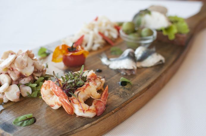 Imagen del bar/restaurante del Hotel Belvedere Resorts. Foto 4