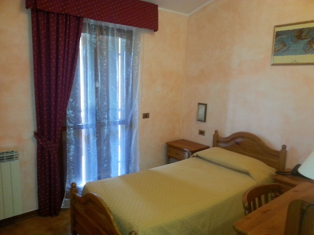 Imagen de la habitación del Hotel Belvedere, San Zeno di Montagna. Foto 5