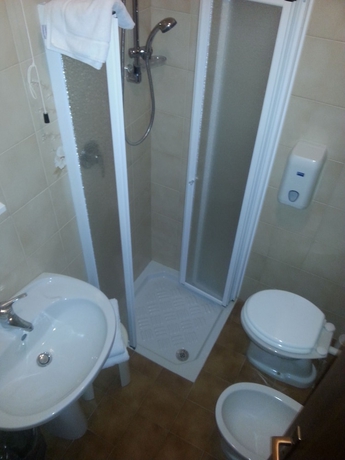 Imagen de la habitación del Hotel Belvedere, San Zeno di Montagna. Foto 11