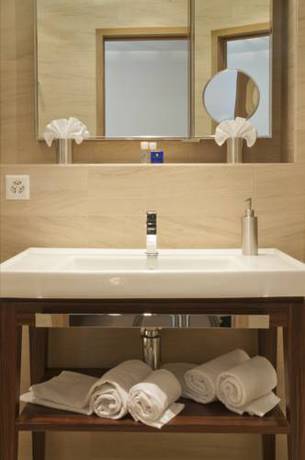 Imagen de la habitación del Hotel Belvedere Scuol. Foto 16