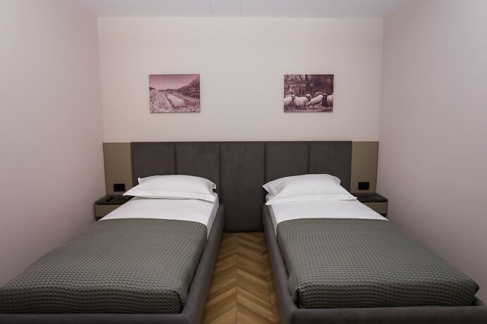 Imagen de la habitación del Hotel Belvedere, Uji i Ftohtë (Vlorë). Foto 17