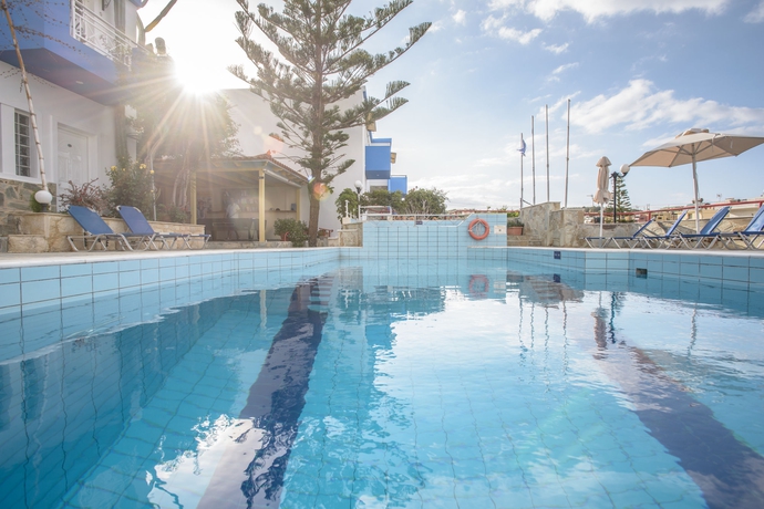 Imagen de la piscina del Hotel Belvedere Village, Agia Pelagia. Foto 16