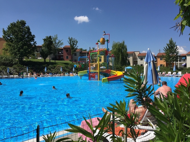 Imagen de la piscina del Hotel Belvedere Village, Castelnuovo del Garda. Foto 18