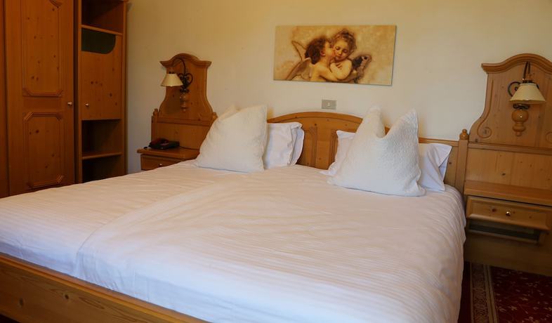 Imagen de la habitación del Hotel Belvedere and Paradise Club Center. Foto 4