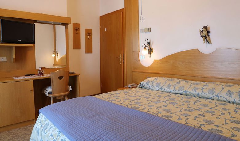 Imagen de la habitación del Hotel Belvedere and Paradise Club Center. Foto 8