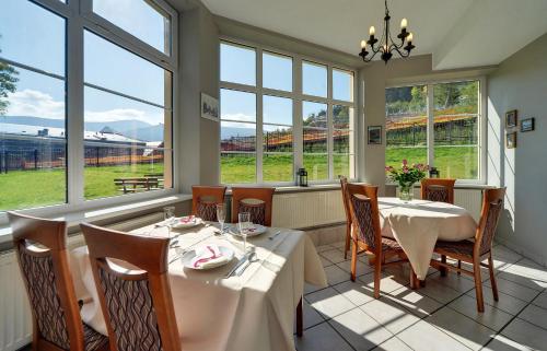 Imagen del bar/restaurante del Hotel Belweder. Foto 2