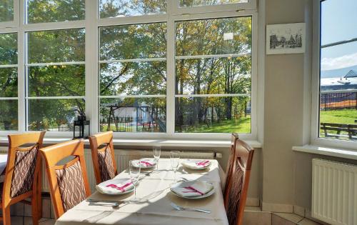 Imagen del bar/restaurante del Hotel Belweder. Foto 5