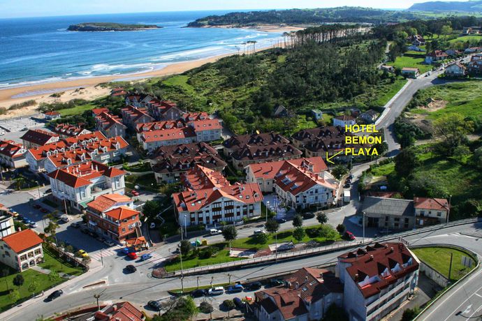 Imagen de los exteriores del Hotel Bemon Playa. Foto 8