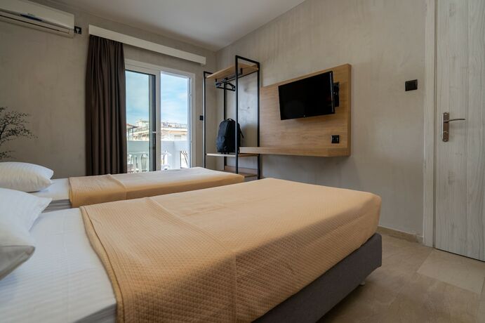 Imagen de la habitación del Hotel Bemyguest Comfort Zefyros. Foto 19