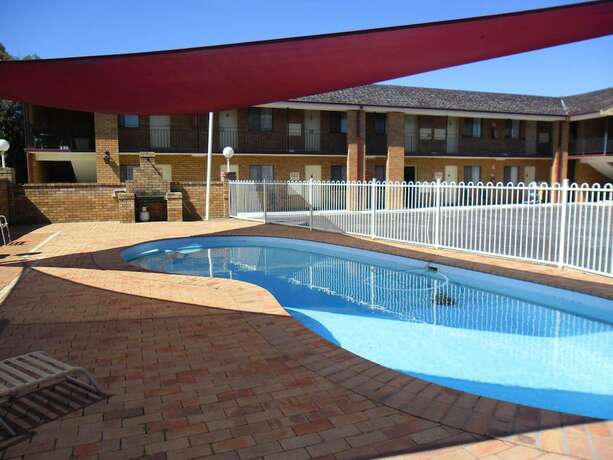 Imagen de la piscina del Hotel Ben Chifley Motor Inn. Foto 30