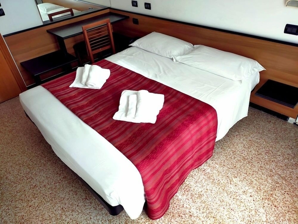 Imagen de la habitación del Hotel Ben Hur, Rimini. Foto 4