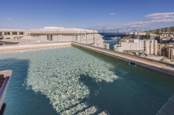 Imagen de la piscina del Hotel Ben Marsalforn, Affiliated By Meli&aacute;. Foto 21