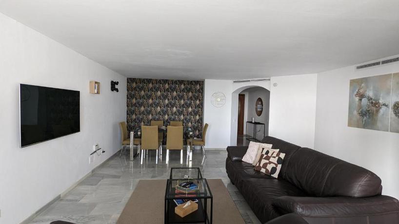 Imagen de la habitación del Hotel Benabola Hotel y Suites. Foto 19